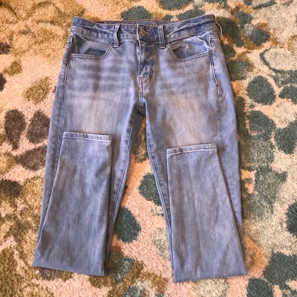 American Eagle light wash jeans